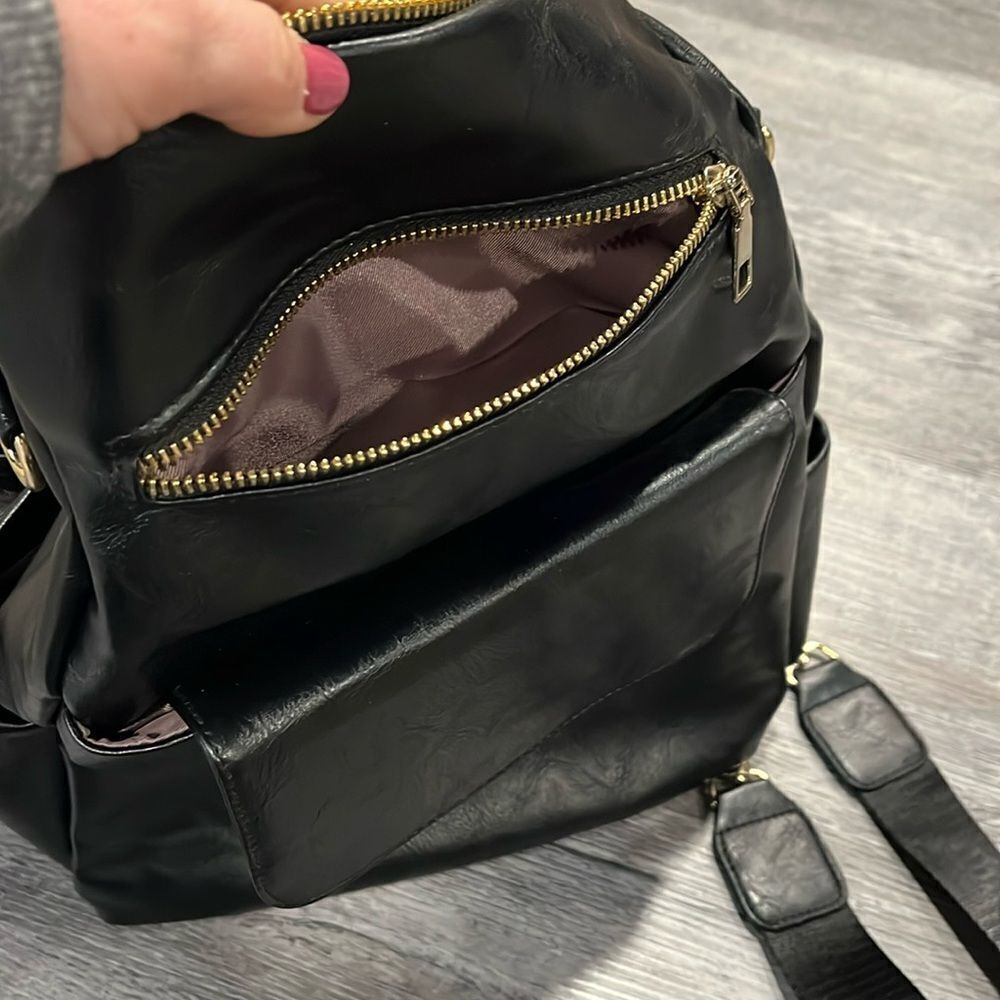 Fashion backpack in black and gold - NEW - Picture 12 of 13